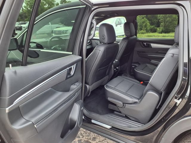 Used 2025 Buick Enclave Preferred AWD/4WD image 92