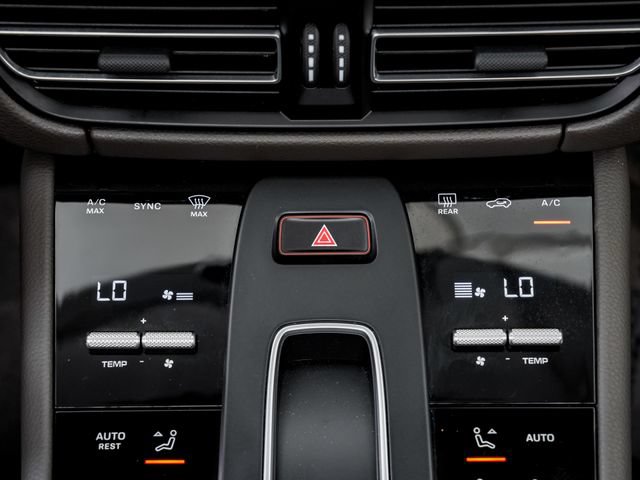 Certified 2026 Porsche Macan AWD/4WD image 17