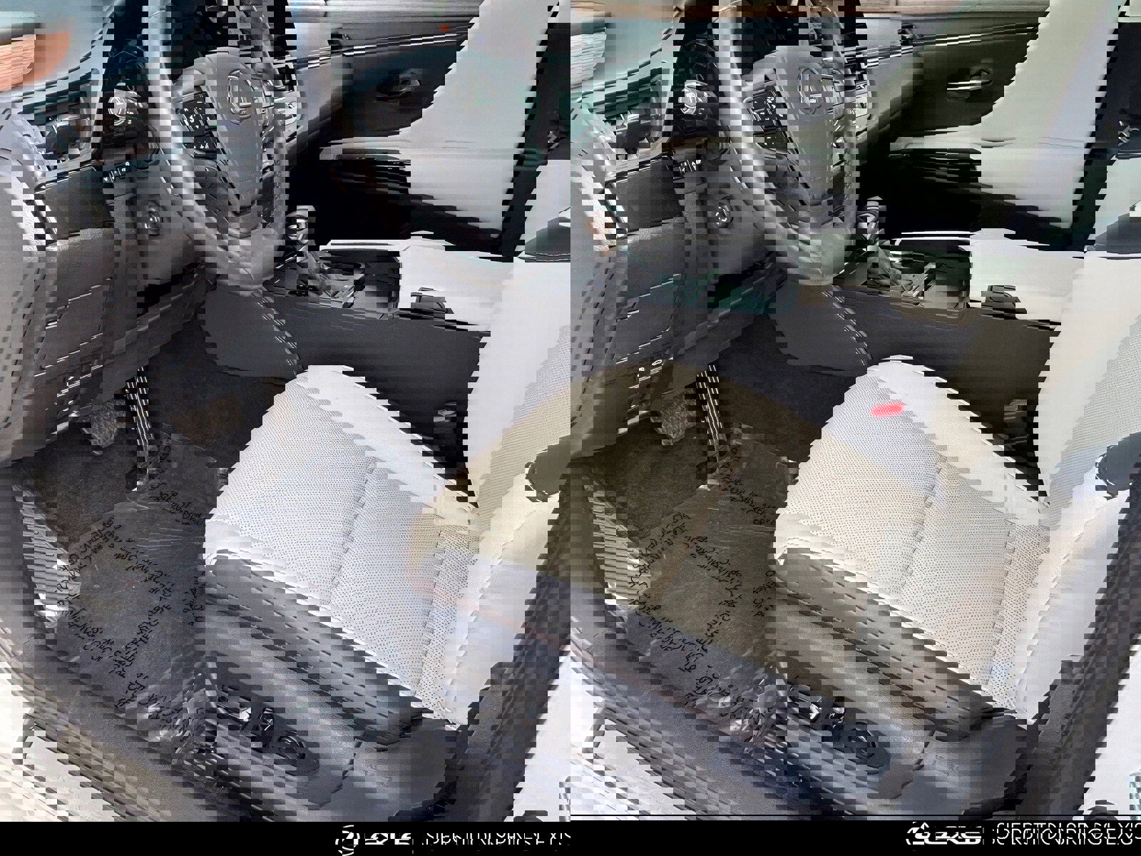 Certified 2025 Lexus ES 300h w/ Premium Package image 20