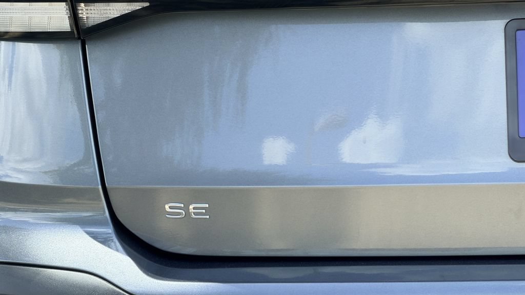Used 2026 Volkswagen Taos SE FWD image 9