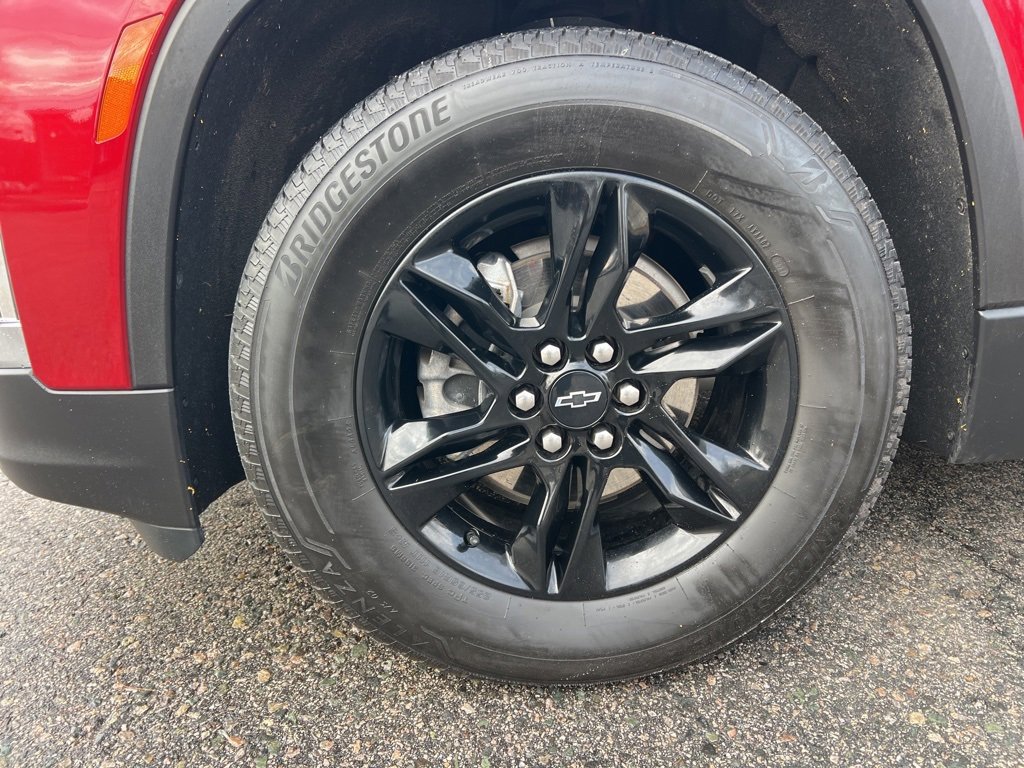 Used 2023 Chevrolet Traverse LT w/ Midnight/Sport Edition image 11