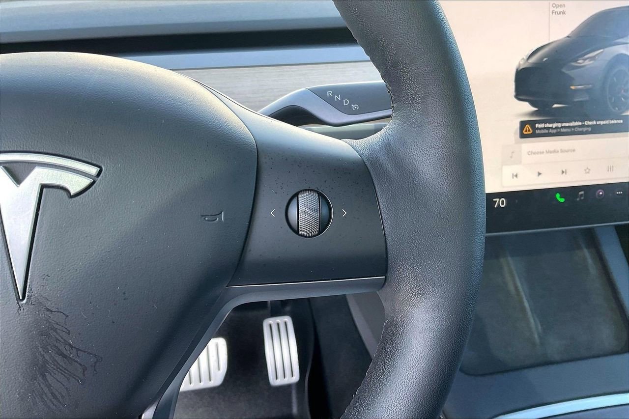 Used 2024 Tesla Model Y Performance image 32
