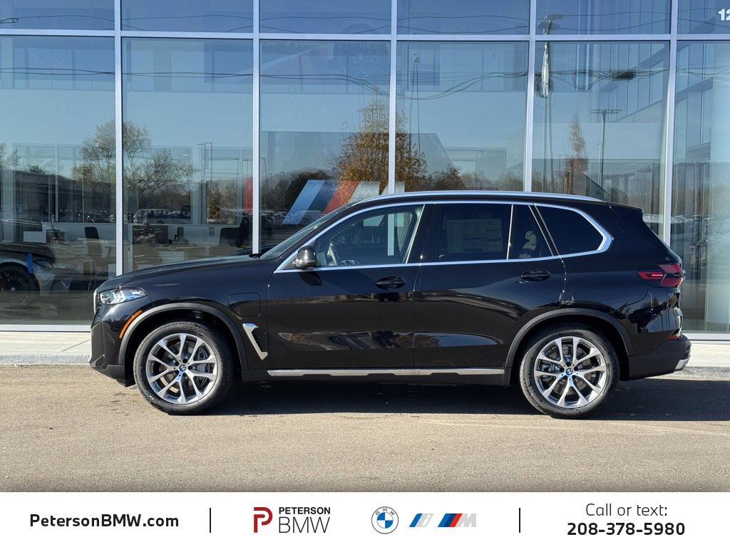 New 2026 BMW X5 xDrive50e image 3