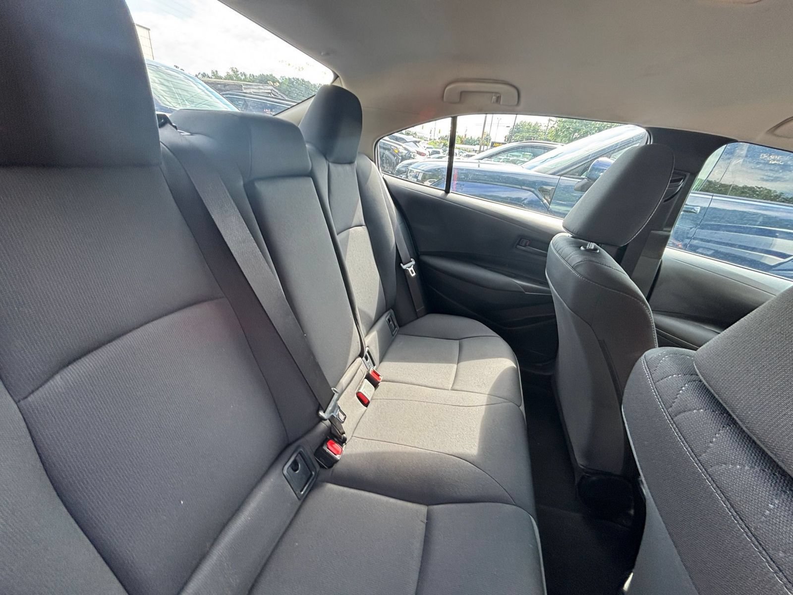 Used 2025 Toyota Corolla LE FWD image 33