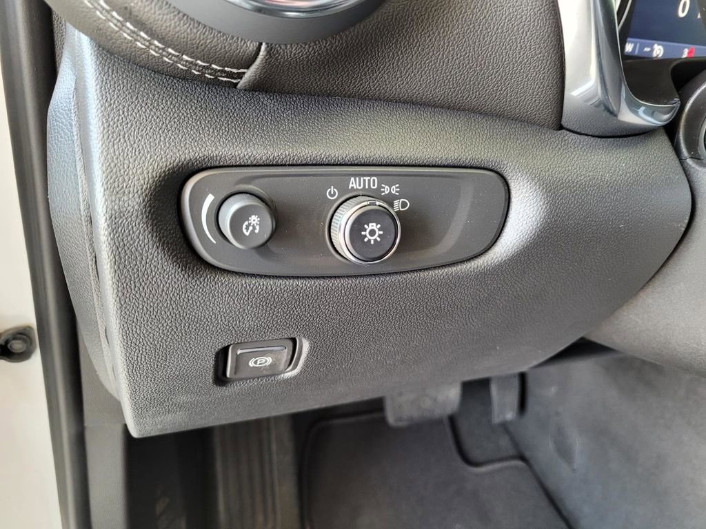 New 2025 Chevrolet Blazer LT image 17