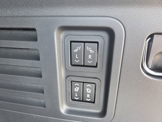 New 2026 Chevrolet Traverse RS w/ LPO, Floor Liner Package AWD/4WD image 20