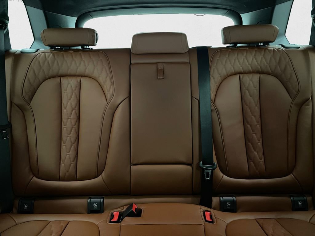 New 2026 BMW X5 M60i image 11