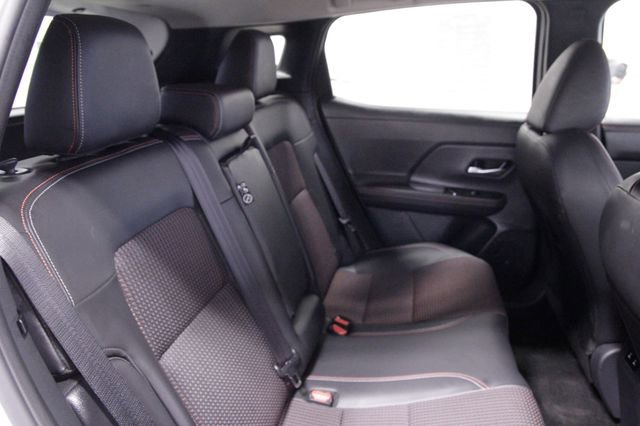 Used 2025 Nissan Kicks SR image 18