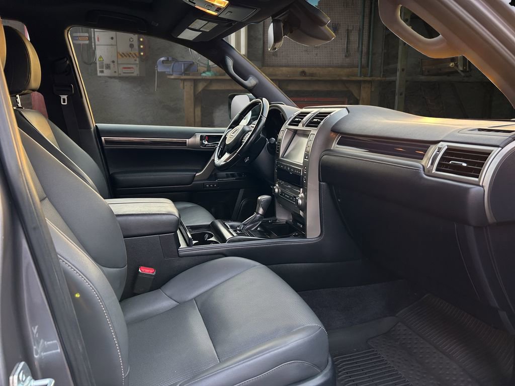 Used 2020 Lexus GX 460 Premium image 15