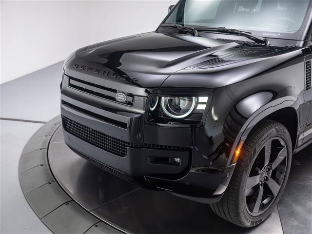 Used 2026 Land Rover Defender 110 V8 AWD/4WD image 9