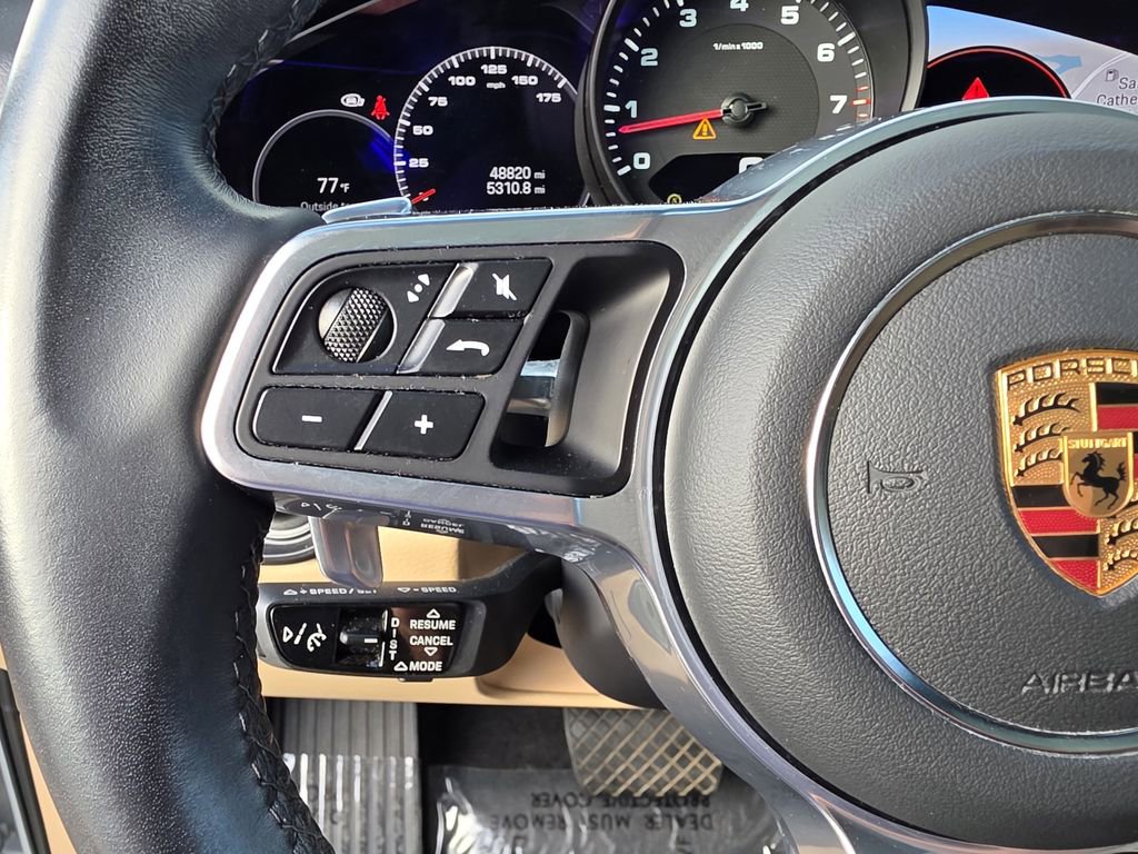 Used 2022 Porsche Cayenne image 33