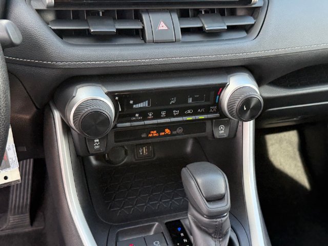 Used 2025 Toyota RAV4 LE AWD/4WD image 16
