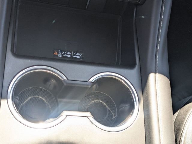 Used 2022 GMC Yukon XL SLT w/ SLT Premium Package image 21