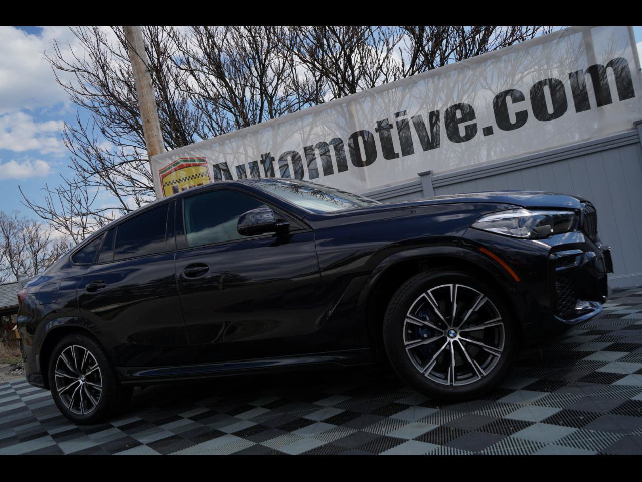 Used 2023 BMW X6 xDrive40i w/ M Sport Package AWD/4WD image 1