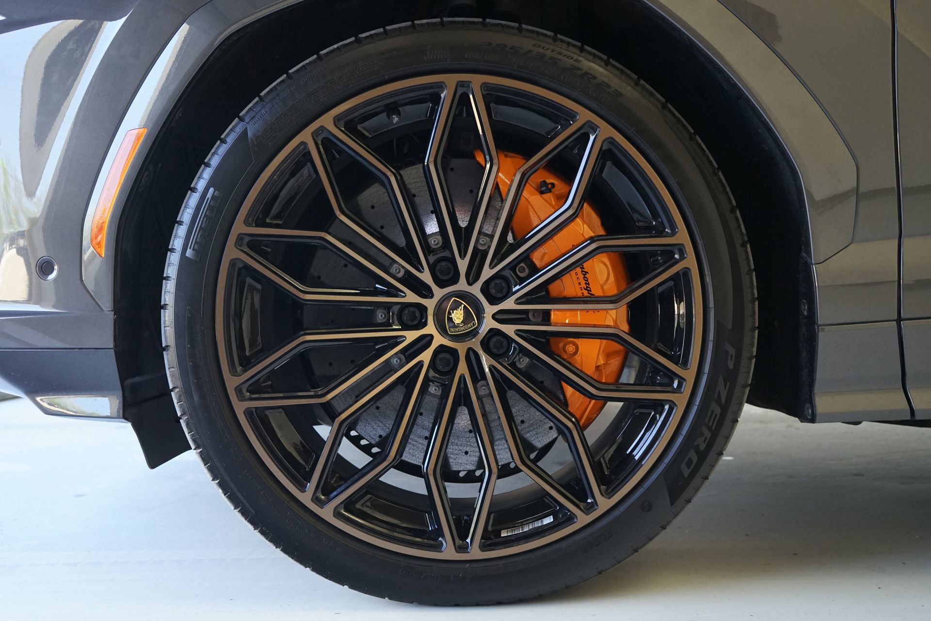 Used 2025 Lamborghini Urus S AWD/4WD image 38
