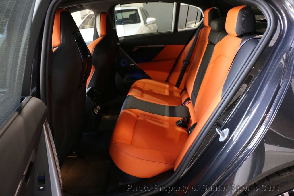 Used 2025 BMW M5 AWD/4WD image 32