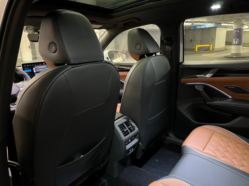 New 2026 Volkswagen Tiguan SEL R-Line image 24