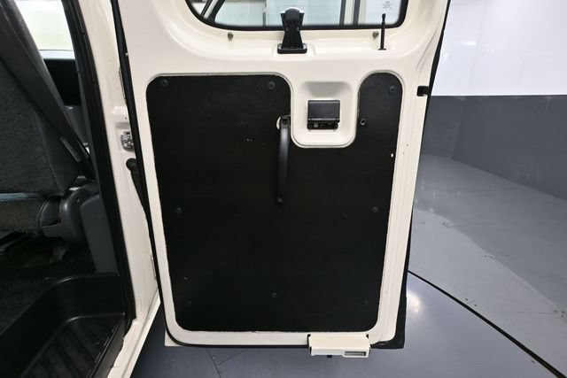 Used 1995 Ford E-150 and Econoline 150 Club Wagon RWD image 33