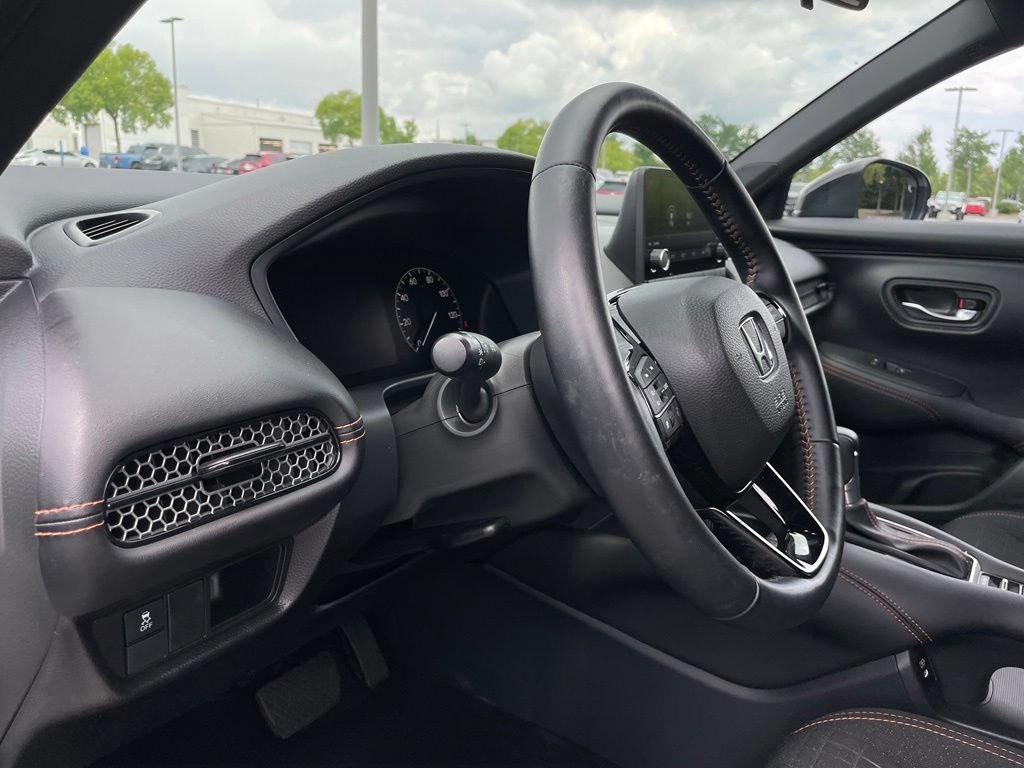 Certified 2025 Honda HR-V Sport image 27