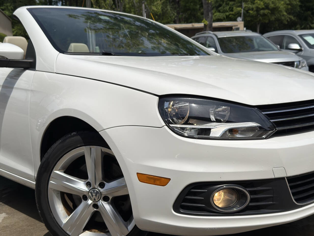 Used 2012 Volkswagen Eos Lux FWD image 4