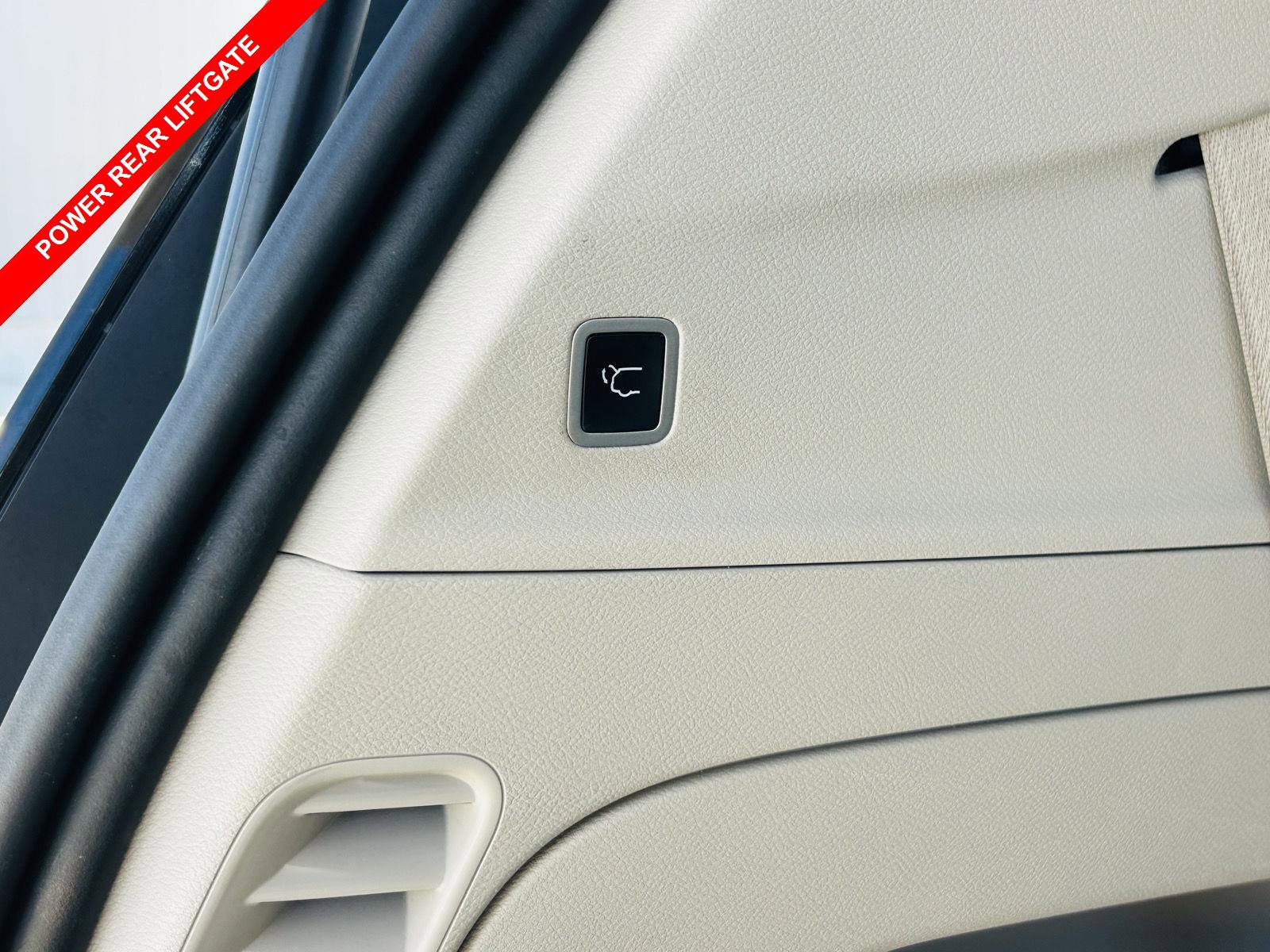 Used 2022 Chrysler Pacifica Touring-L FWD image 10