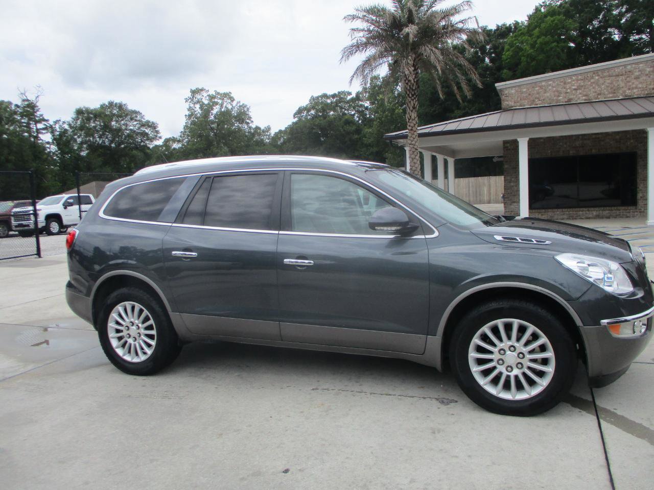 Used 2011 Buick Enclave CXL FWD image 17