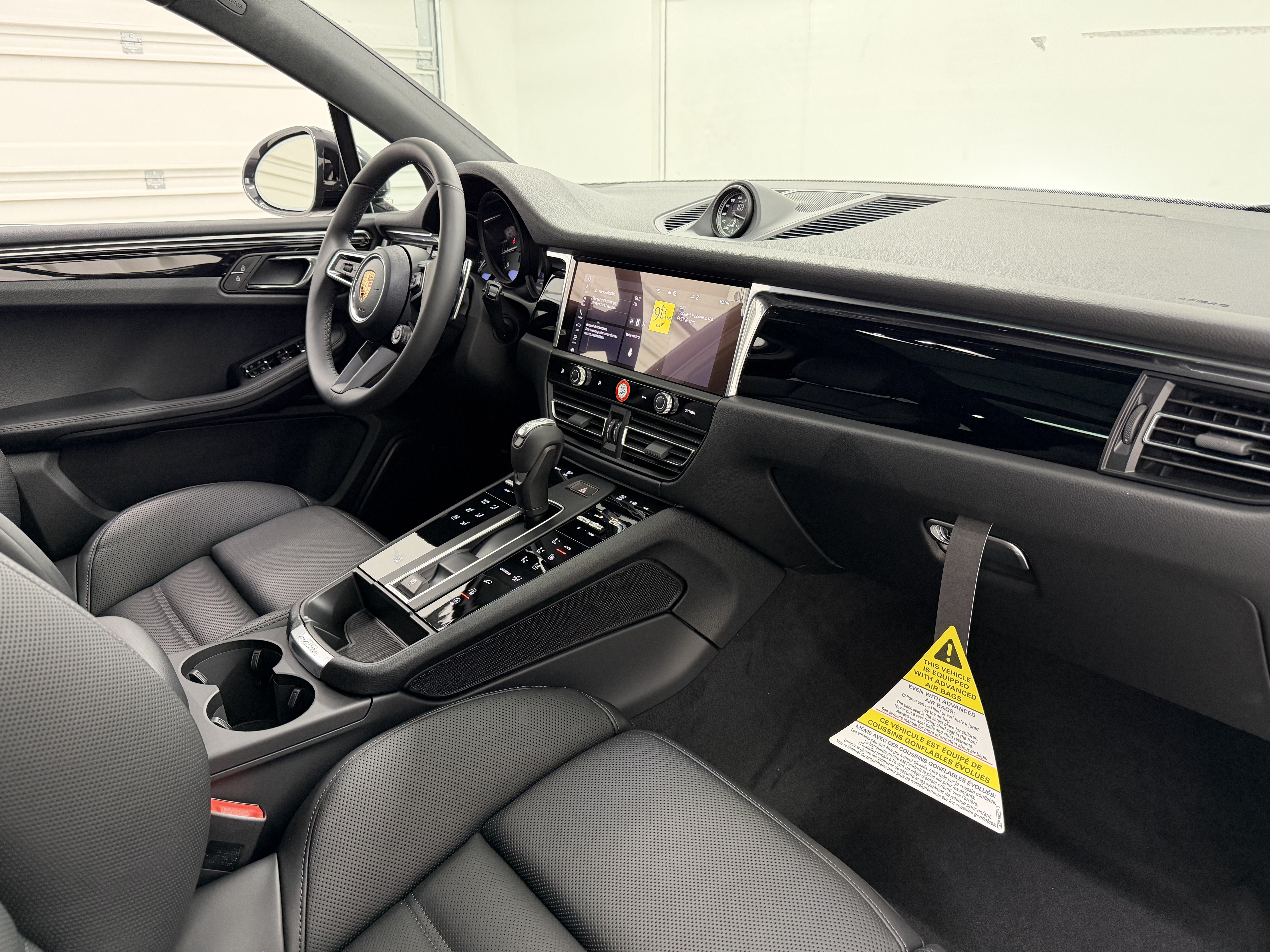 Certified 2026 Porsche Macan AWD/4WD image 24