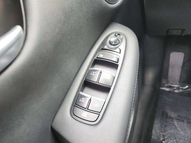 Used 2025 INFINITI QX50 Luxe image 39