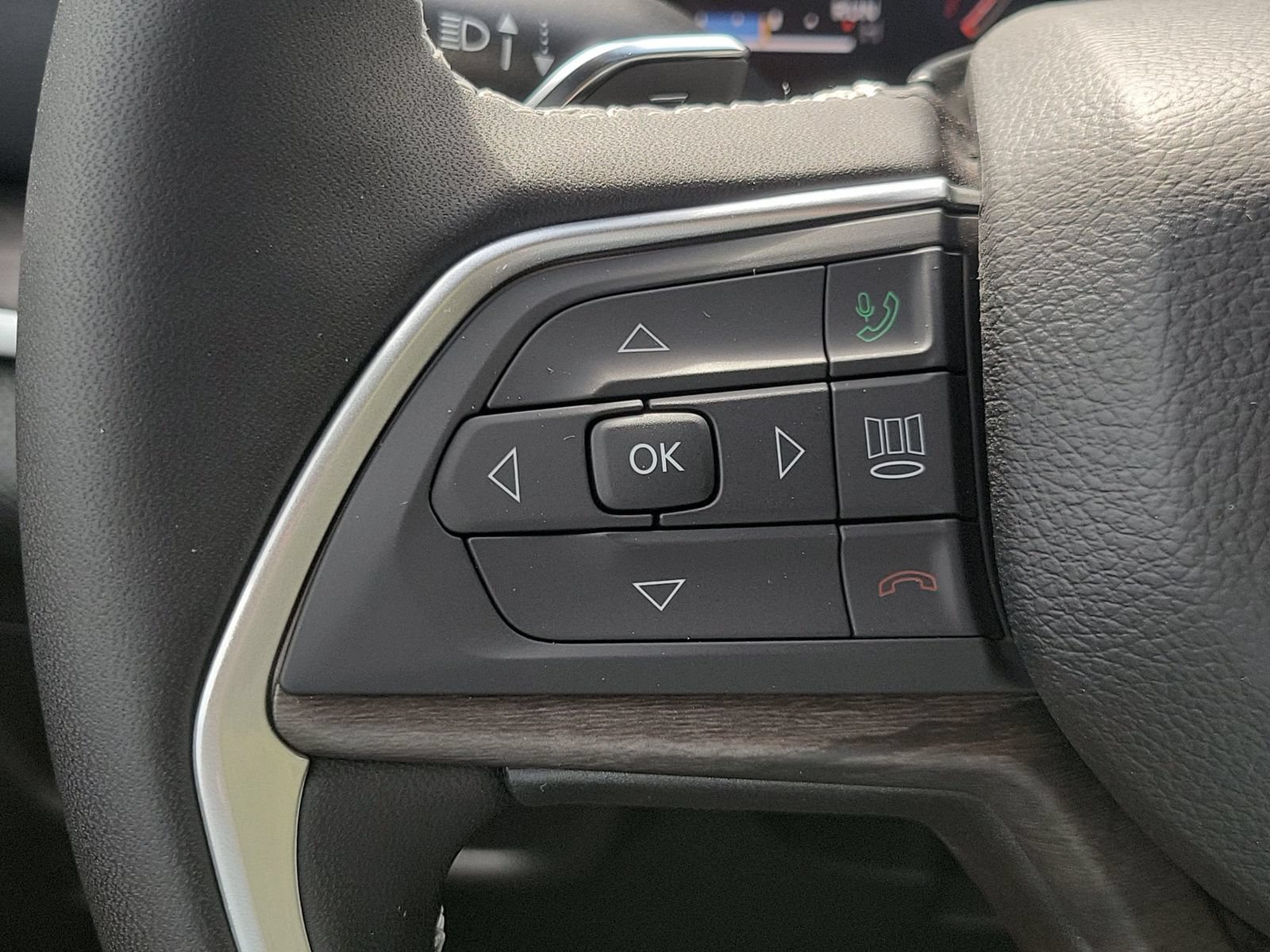 New 2027 Jeep Grand Cherokee Limited RWD image 14