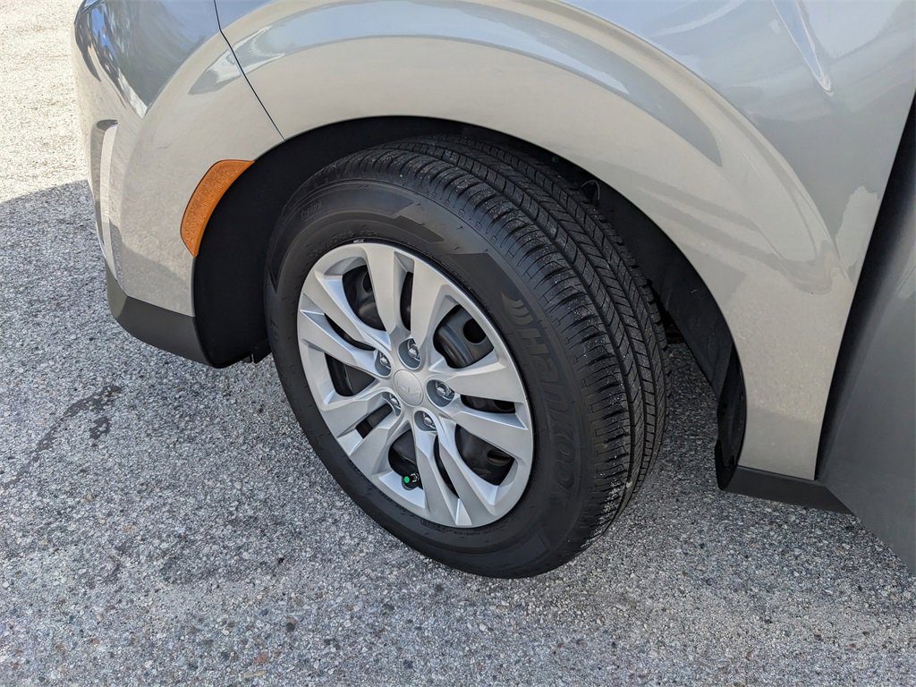 Certified 2025 Kia Soul LX image 35