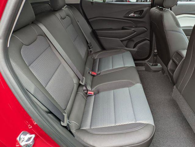 New 2026 Chevrolet Trax LT w/ Sunroof Package image 25
