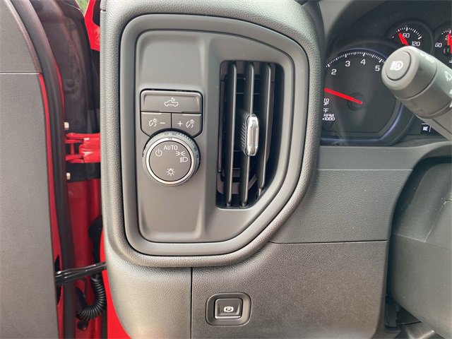 New 2025 Chevrolet Silverado 1500 Custom image 18