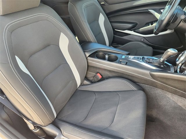 Used 2020 Chevrolet Camaro LT image 13
