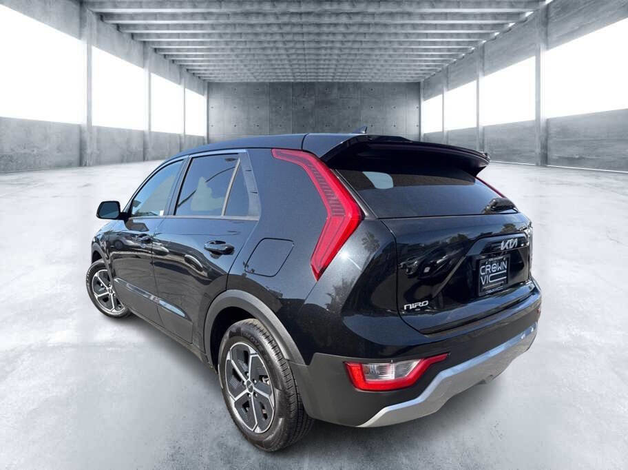 Used 2023 Kia Niro LX FWD image 4