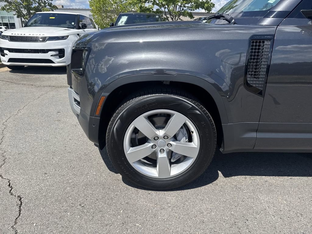 Used 2024 Land Rover Defender 130 S image 11