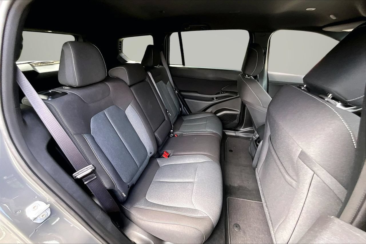 New 2026 Jeep Cherokee Laredo AWD/4WD image 17