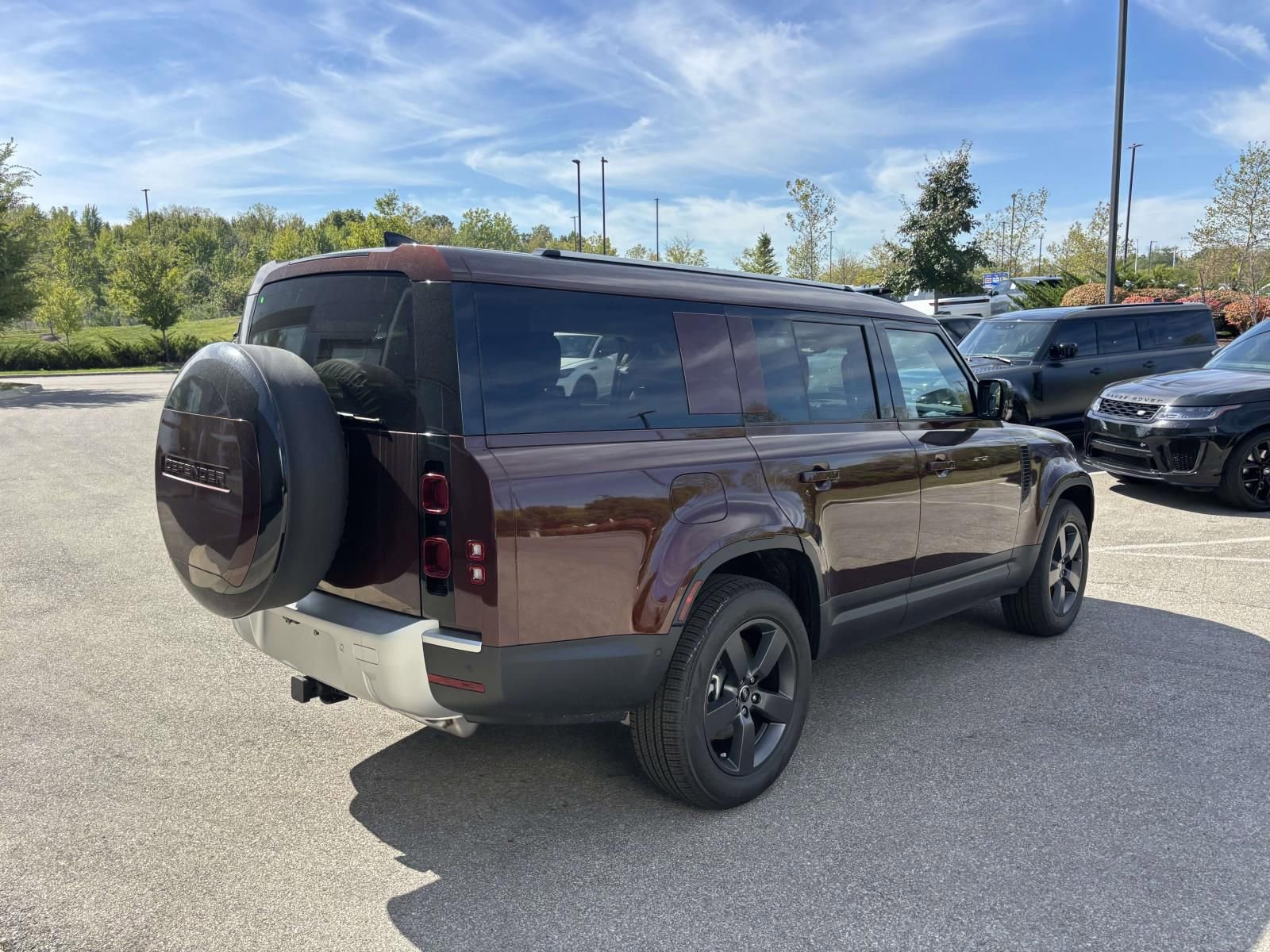 New 2025 Land Rover Defender 130 S image 5