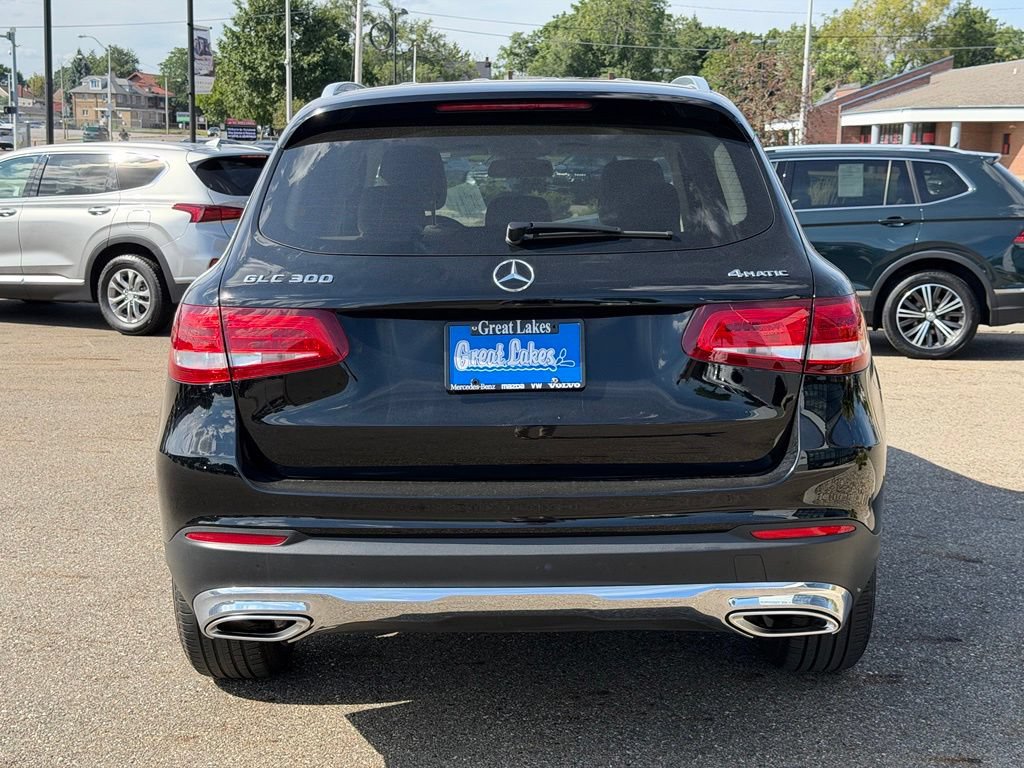 Used 2018 Mercedes-Benz GLC 300 4MATIC image 4