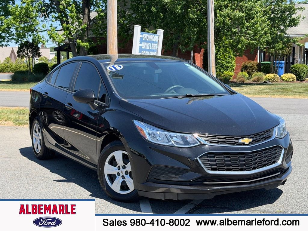 Used 2018 Chevrolet Cruze LS FWD image 1