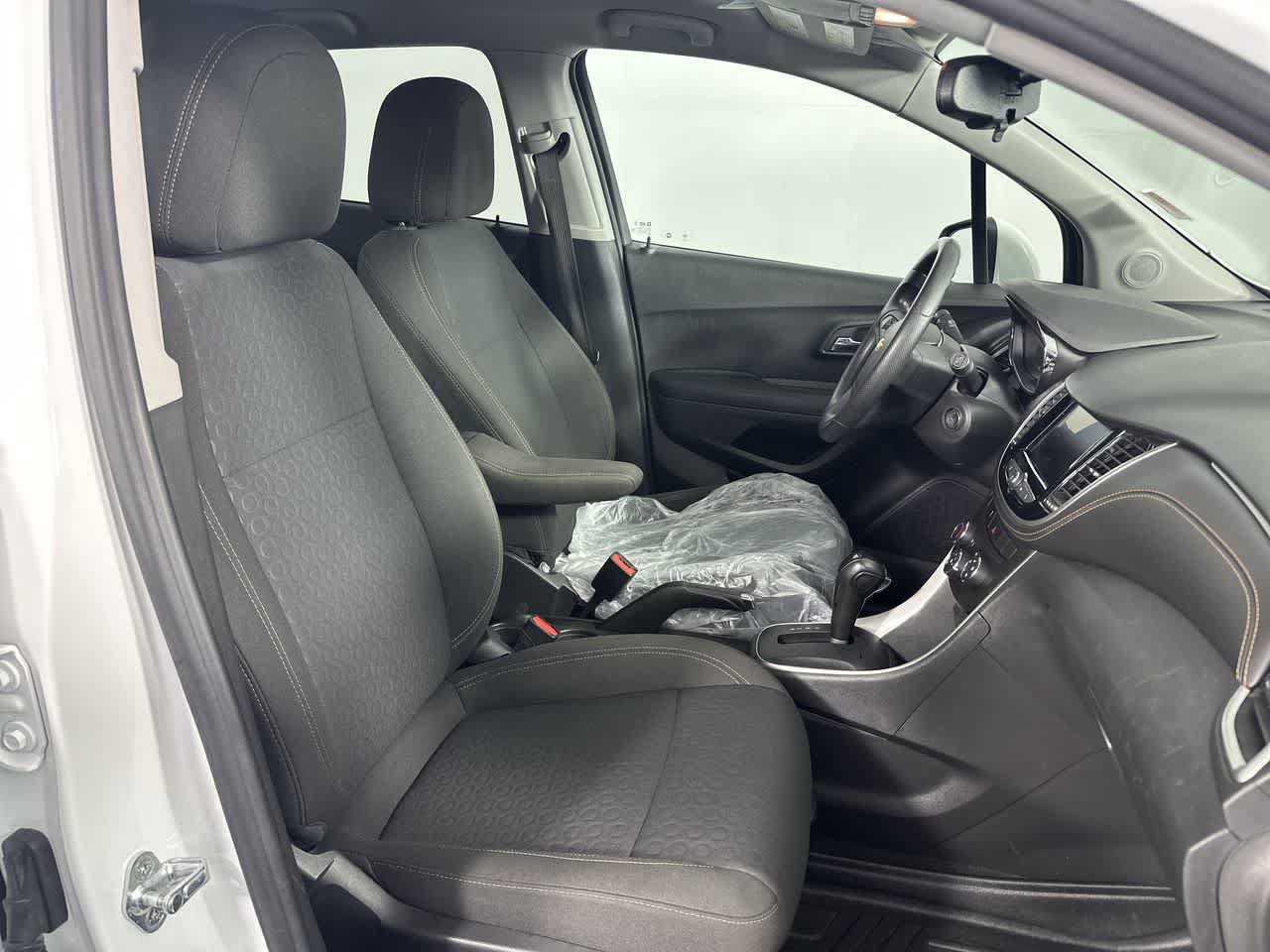 Used 2022 Chevrolet Trax LS w/ Tint and Cruise Package AWD/4WD image 18