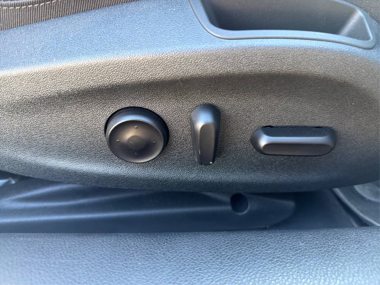 Used 2019 Buick Cascada Premium FWD image 30