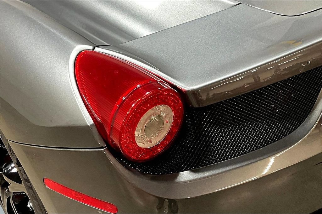 Used 2015 Ferrari 458 Italia Coupe RWD image 20