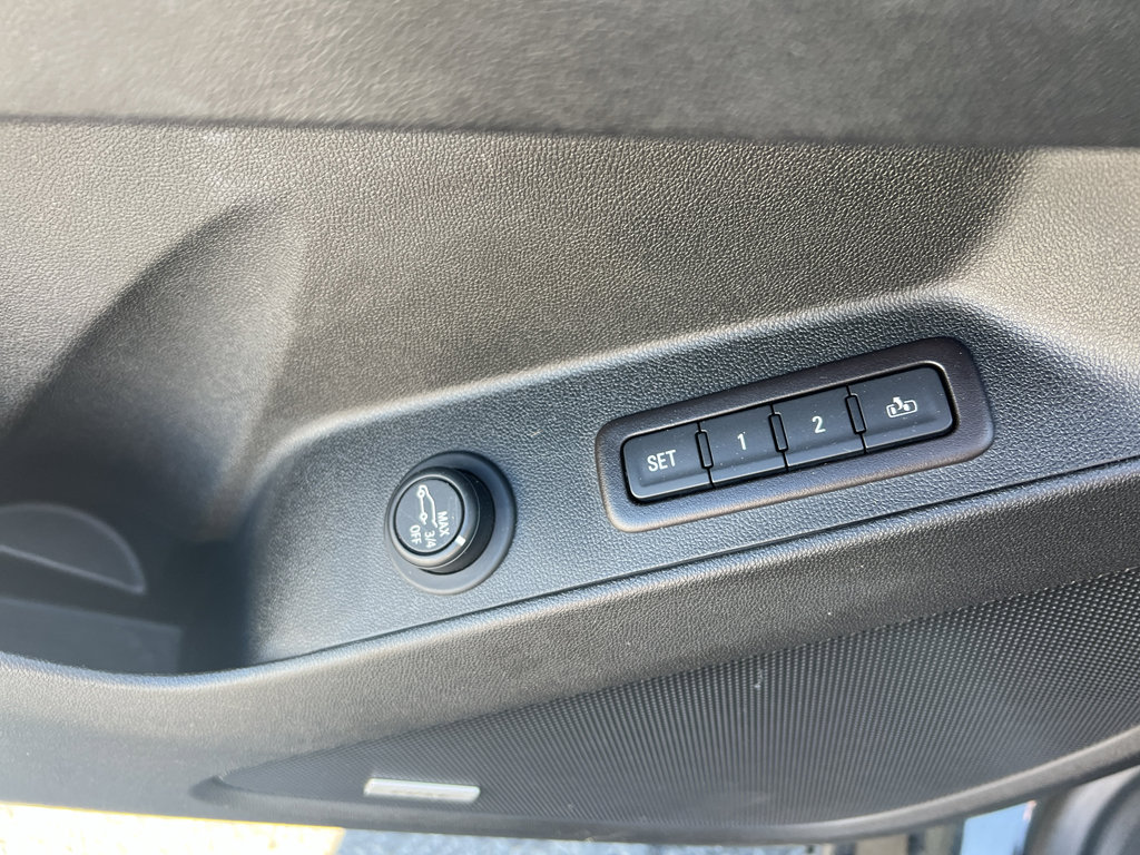 Used 2021 Chevrolet Equinox Premier image 12