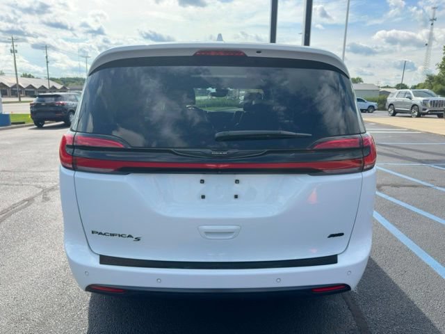 Used 2022 Chrysler Pacifica Touring-L w/ S Appearance Package AWD/4WD image 18