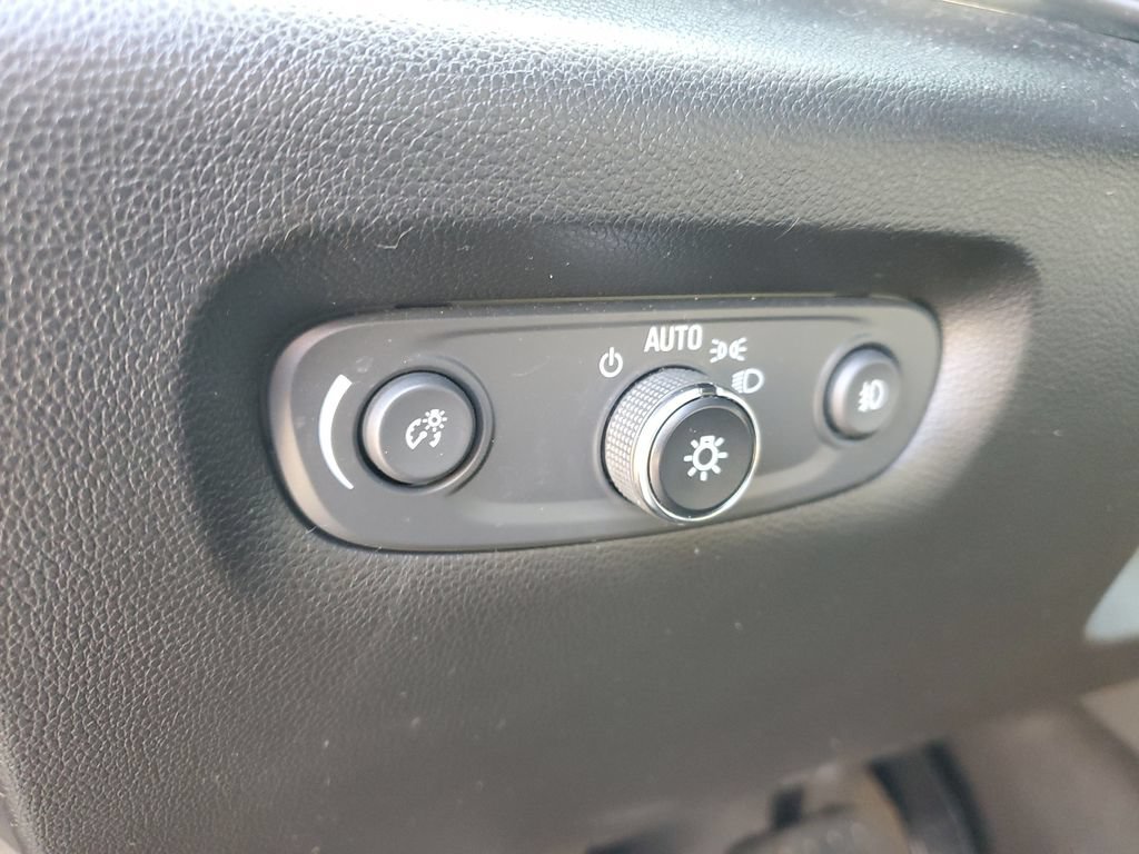 Used 2020 Chevrolet Traverse LT FWD image 10