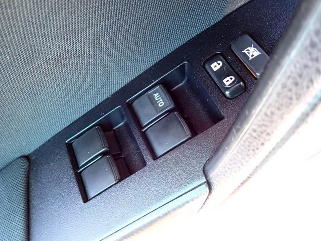 Used 2015 Toyota Corolla LE FWD image 11