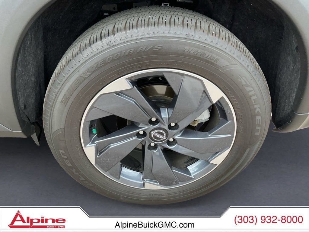Used 2026 Nissan Rogue SV FWD image 14