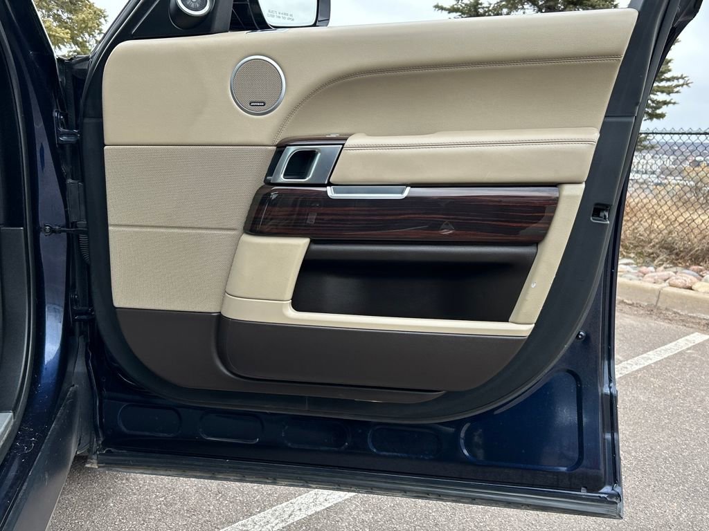 Used 2014 Land Rover Range Rover HSE image 27