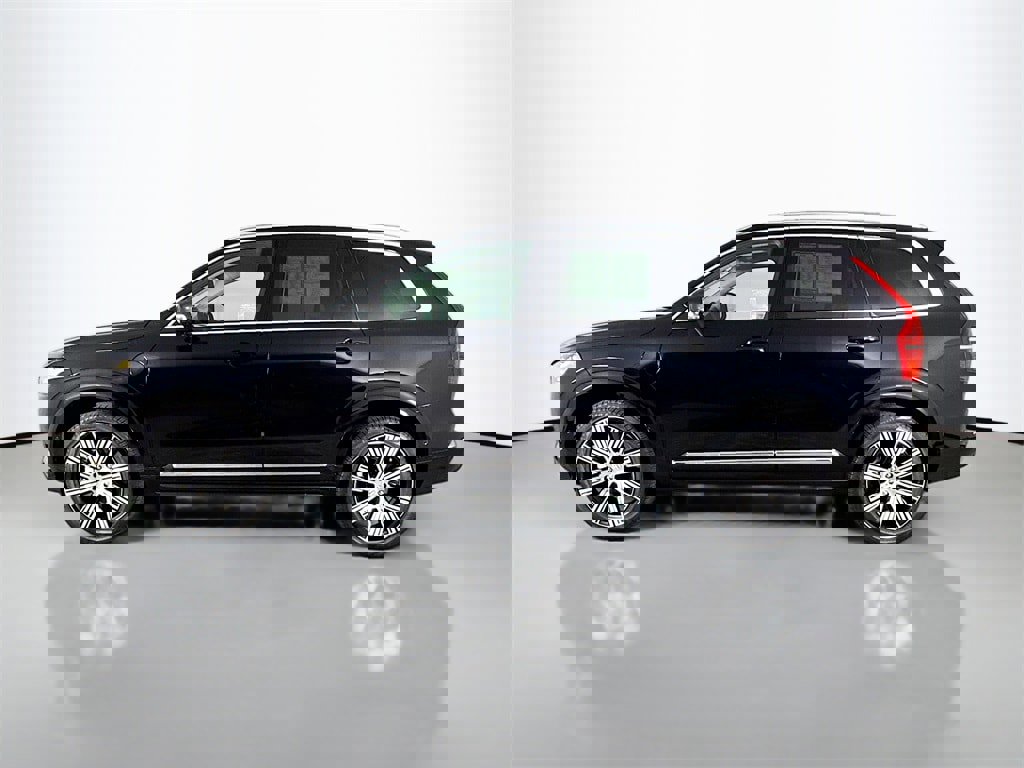 Certified 2024 Volvo XC90 T8 Plus image 4