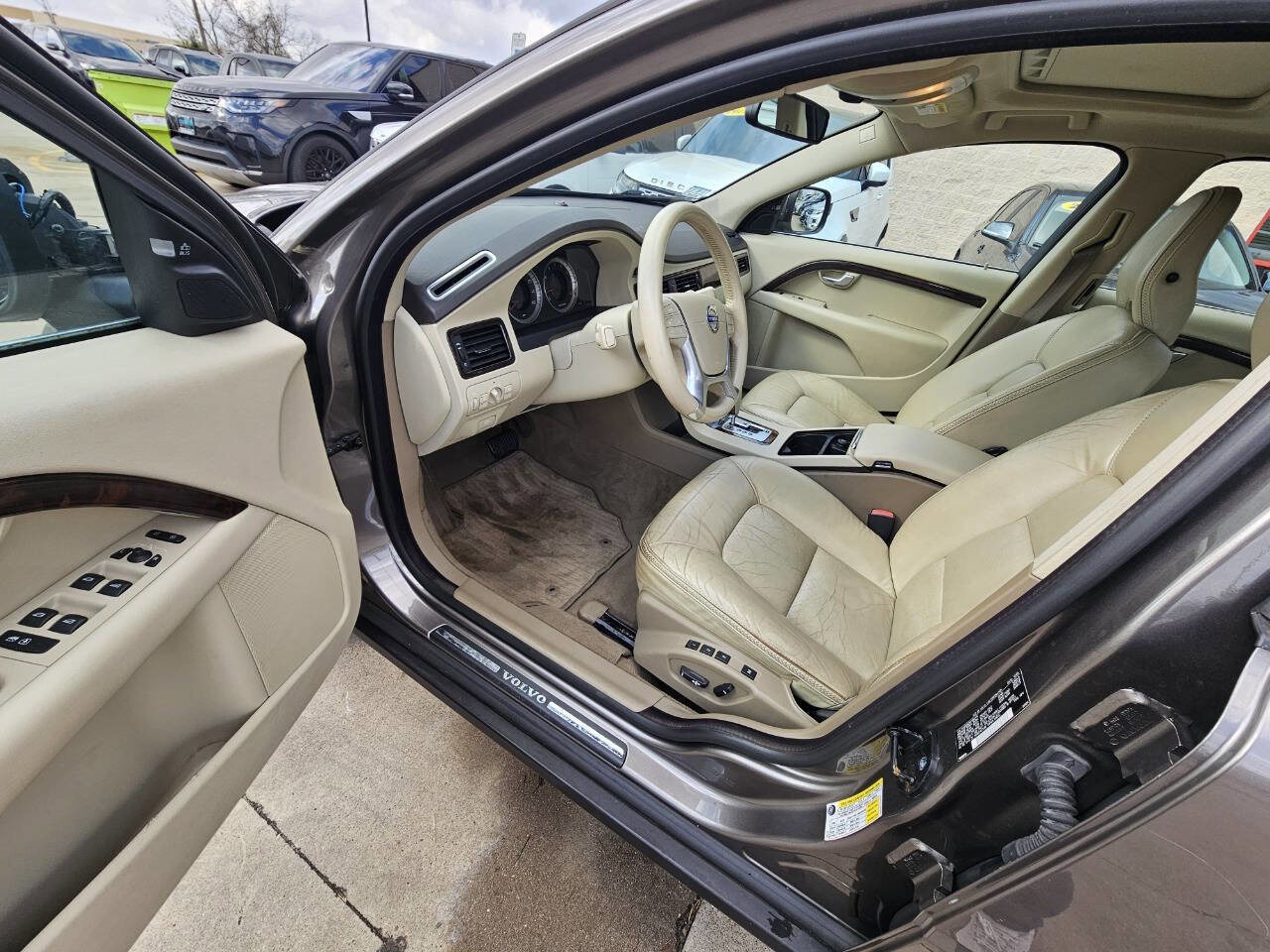 Used 2010 Volvo XC70 T6 image 8